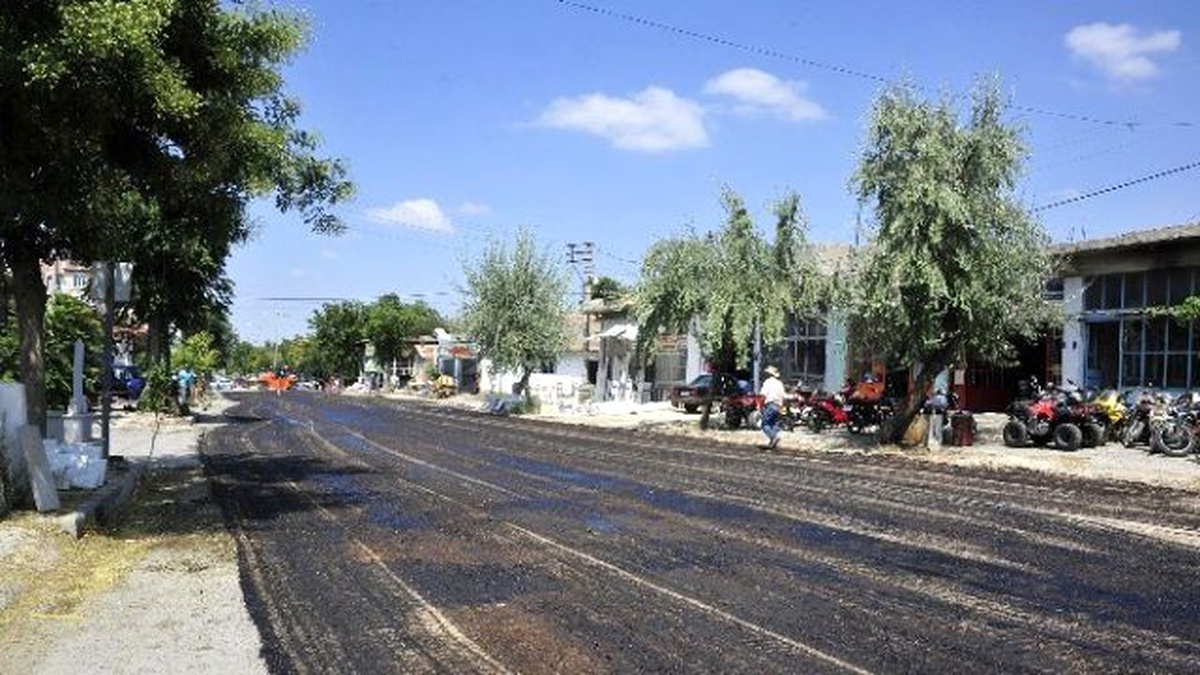 Karaman\'da Asfalt Yenileme Çalışmaları Sürüyor