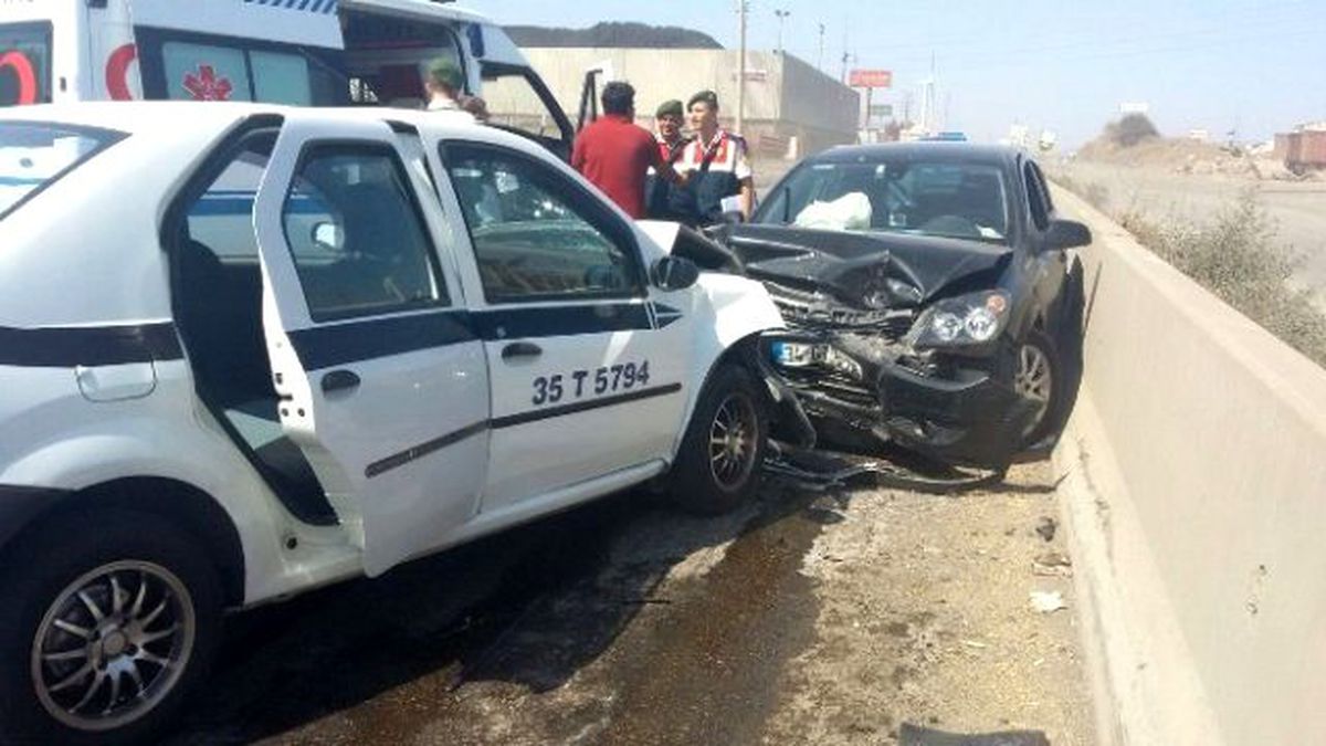 Karşı Şeride Geçen Araç Dehşet Saçtı: 9 Yaralı