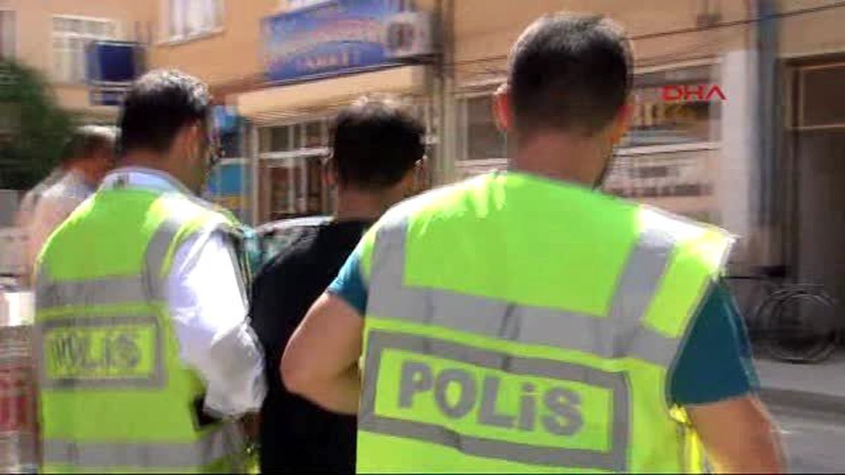 Konya Otoparkta Silahlı Soygun Yaptı, Marketten Para Çalarken Yakalandı