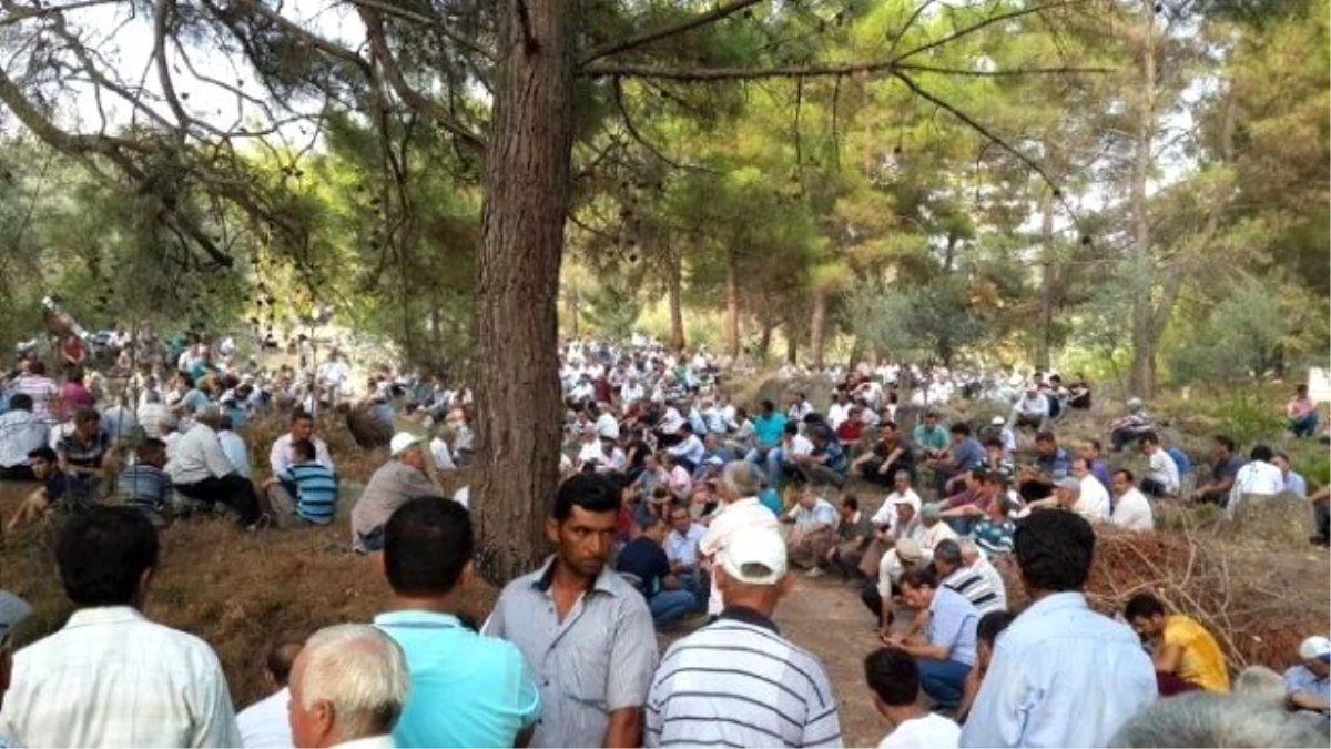 Muhtarın Cenazesinde Cami Doldu Taştı