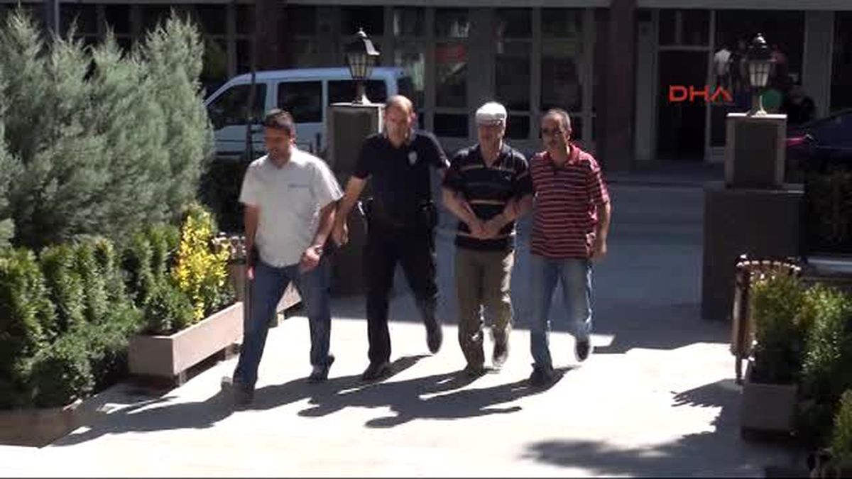 Oğlunu Öldürdü