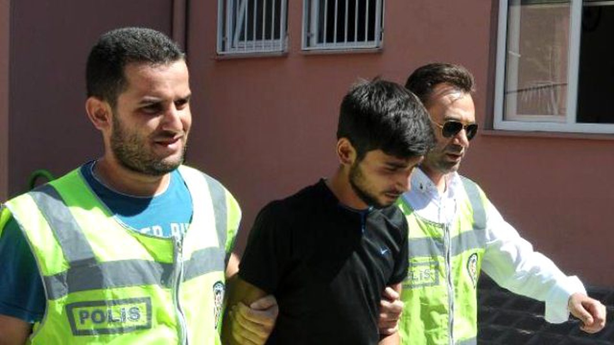 Silahlı Otopark Soyguncuları, Marketten Para Çalarken Yakalandı