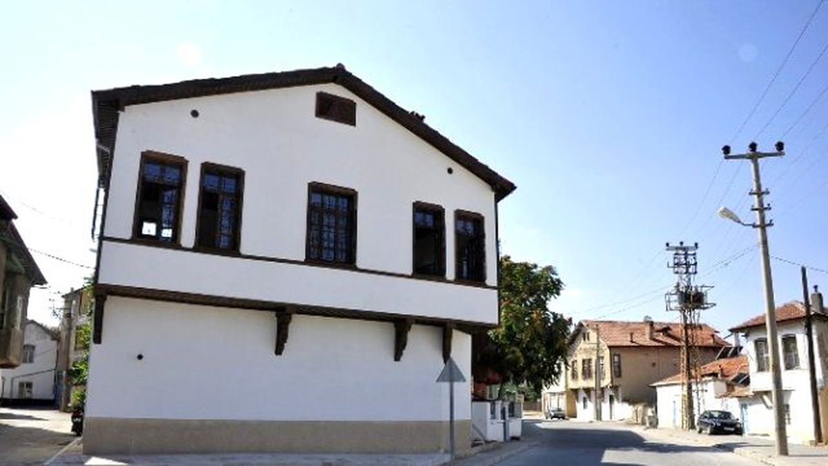 Tarihi Karaman Evi Ziyarete Açıldı