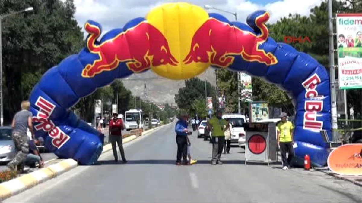 Transanatolia Rallisi\'nde Yarışçılar Erzincan\'a Ulaştı