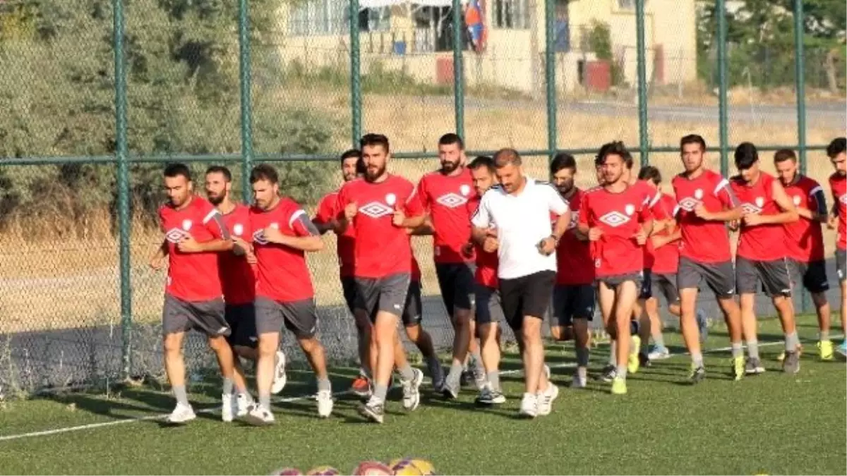 Yeşilyurtspor\'da Nevşehir Kampı Sürüyor