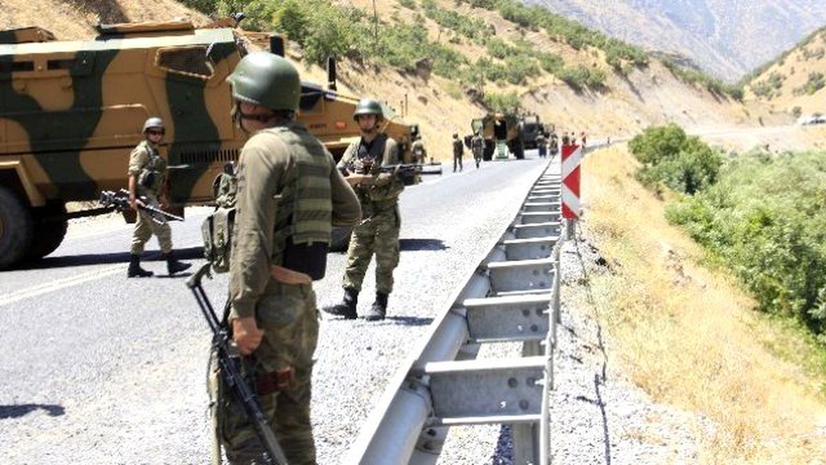 16 Gündür Hakkari-çukurca Karayolu Kapalı