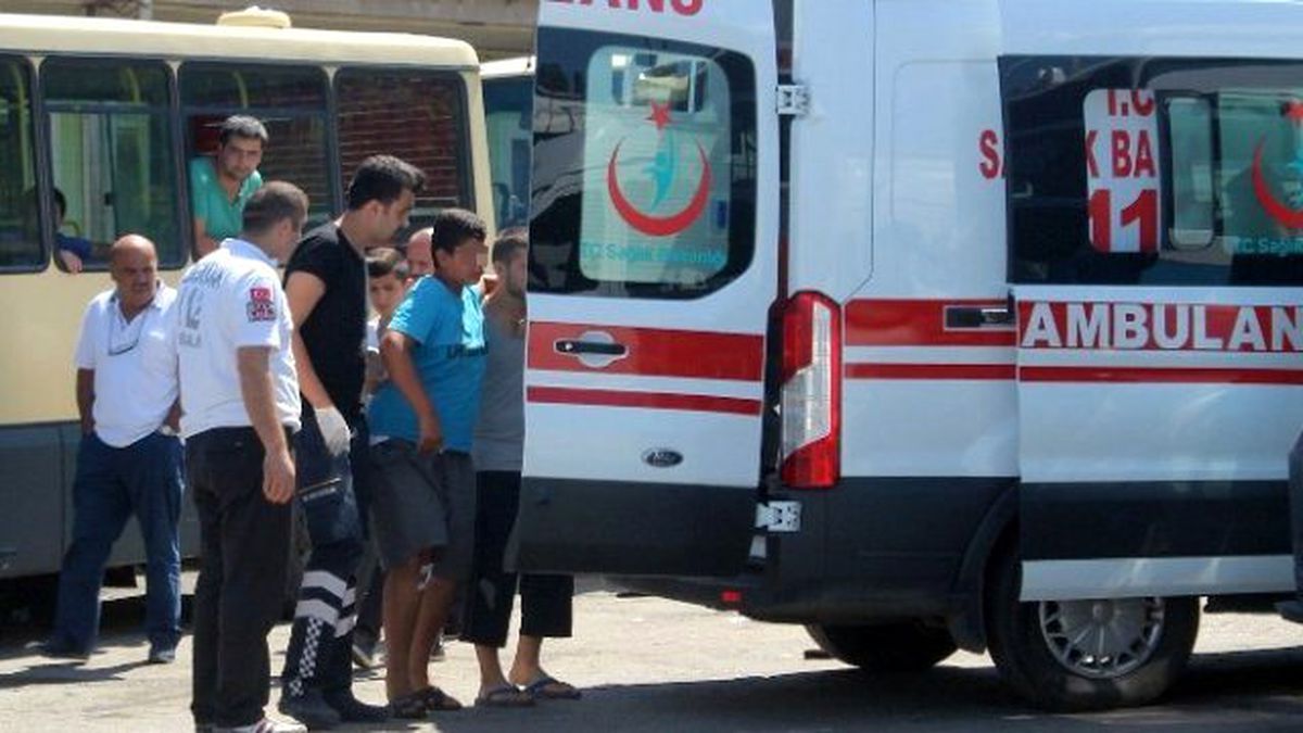 Bıçak Satan Çocuk Kendini Yaraladı