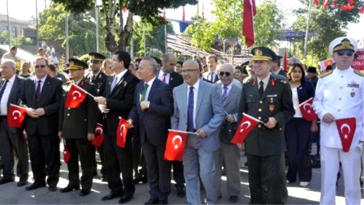 Binlerce Kişi Zafer İçin Yürüdü (3)