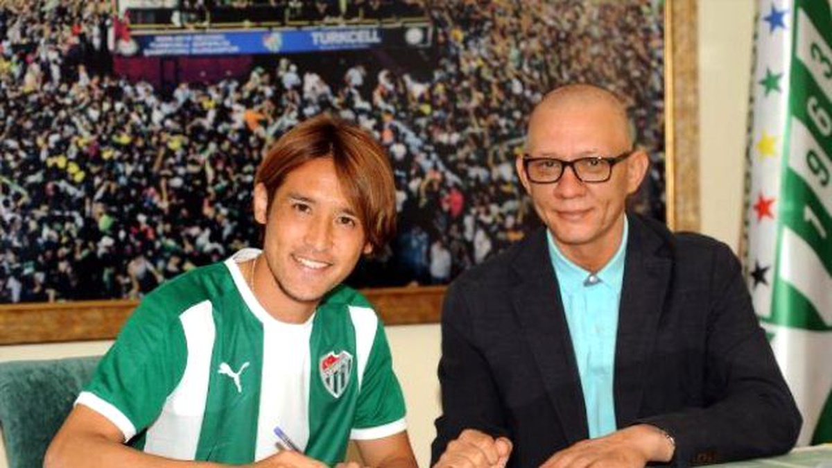 Bursaspor Hosogai ile Sözleşmeye İmzaladı