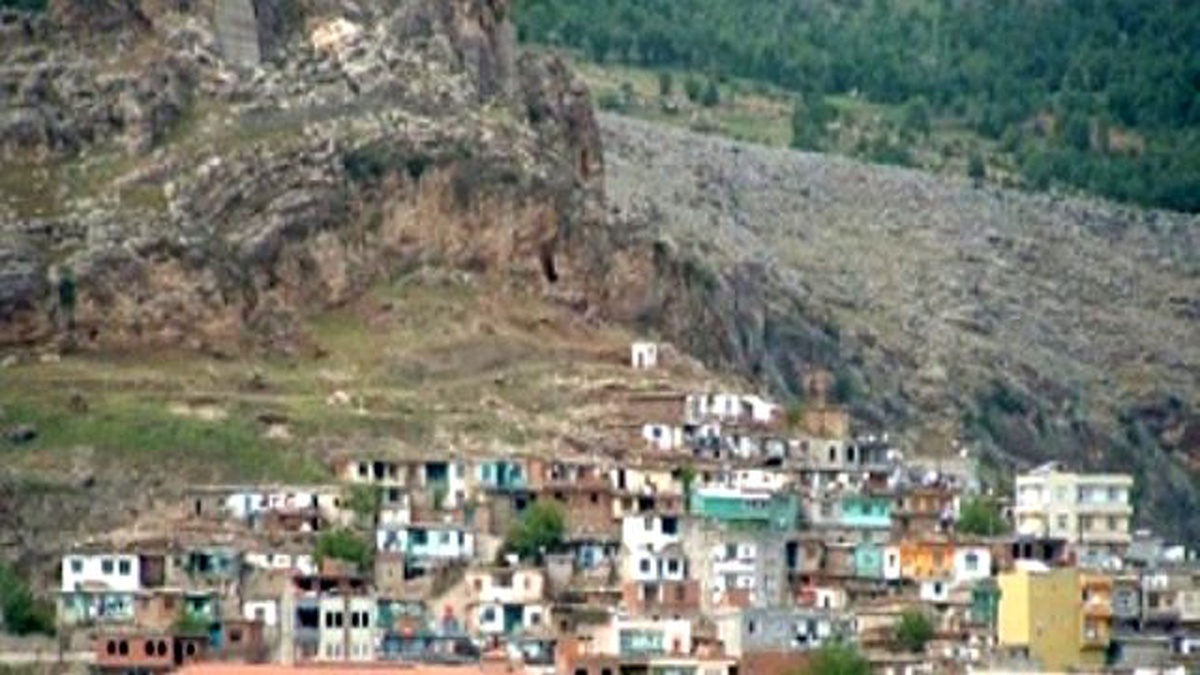 Çermik Emniyetine Silahlı Saldırı: 1 Polis Yaralandı