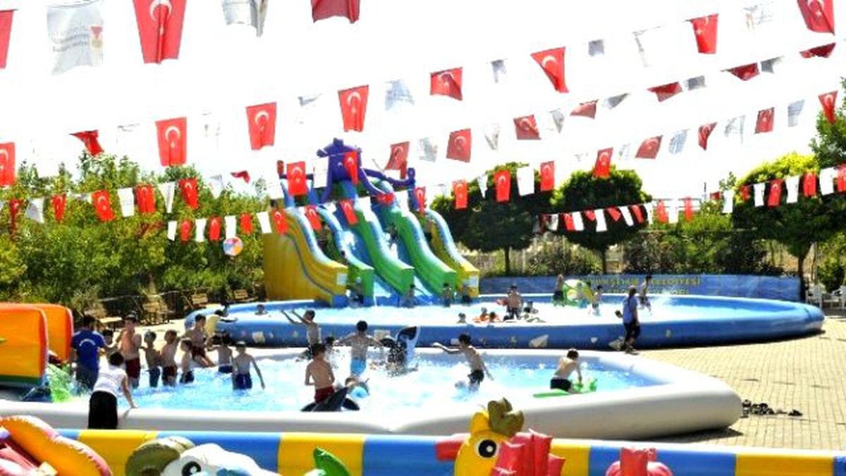 Çocuklar Portatif Havuzları Sevdi