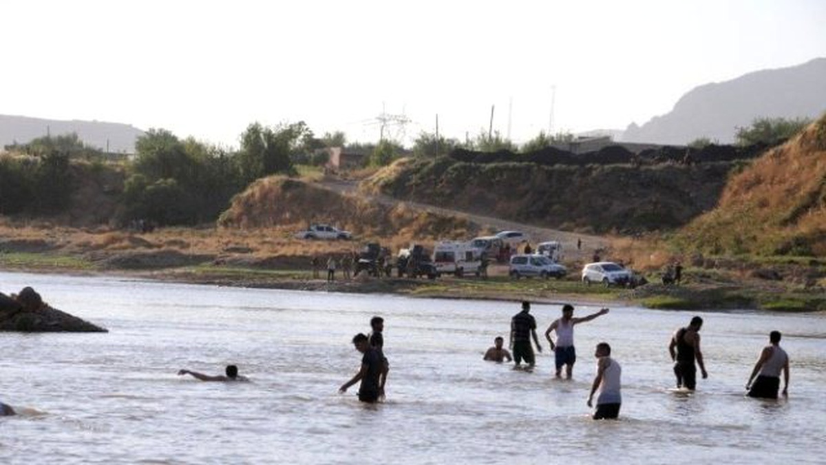 Dicle Nehri\'ne Giren 2 Çocuktan 1\'i Akıntıda Kayboldu