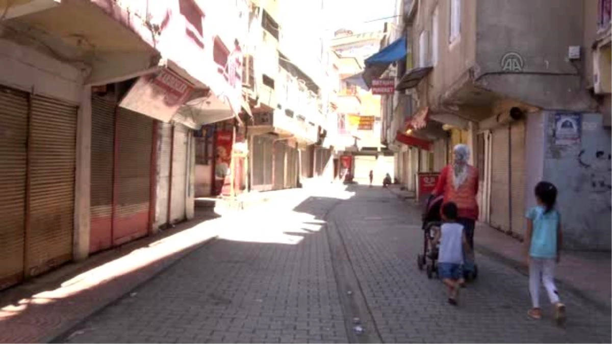 Diyarbakır\'da "Kepenk ve Kontak Kapatma" Eylemi