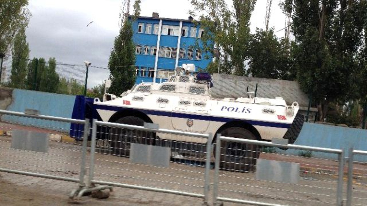 Doğubayazıt\'ta Bomba Yüklü Araç Alarmı