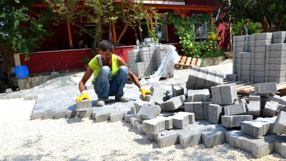 Ertuğrul Gazi Mahallesi\'nde Parke Çalışması