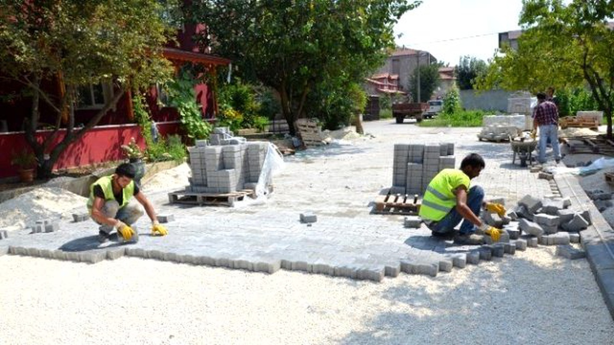 Ertuğrul Gazi Mahallesinde Parke Çalışması