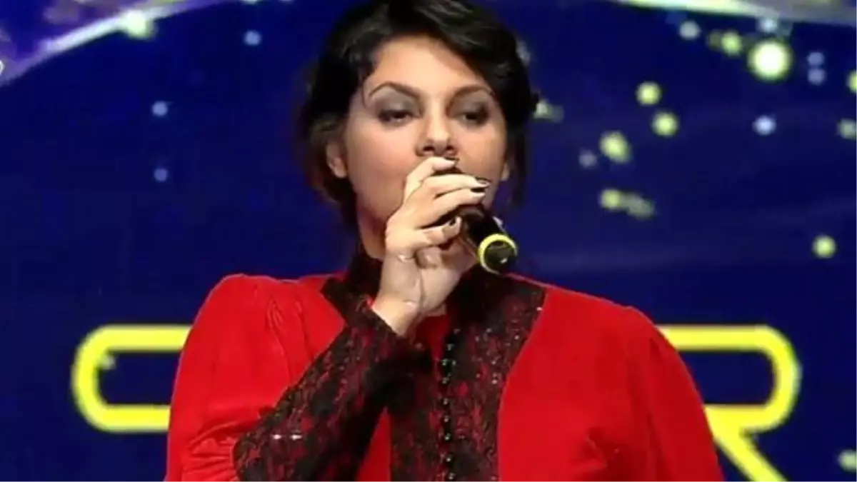 Esra Sezer Yoğun İstek Üzerine \'Sarı Gelin\' Türküsünü Söyledi