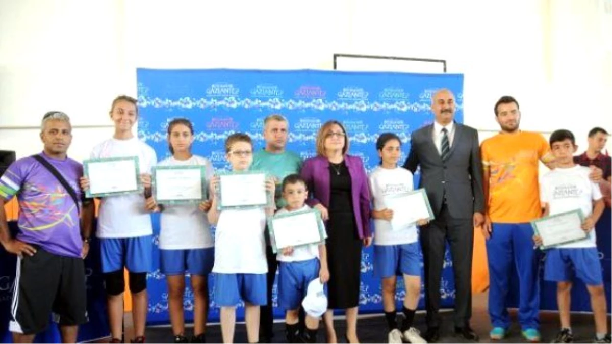 Gaziantep\'te Yaz Spor Okullarını Bitiren 7 Bin Öğrenciye Sertifika
