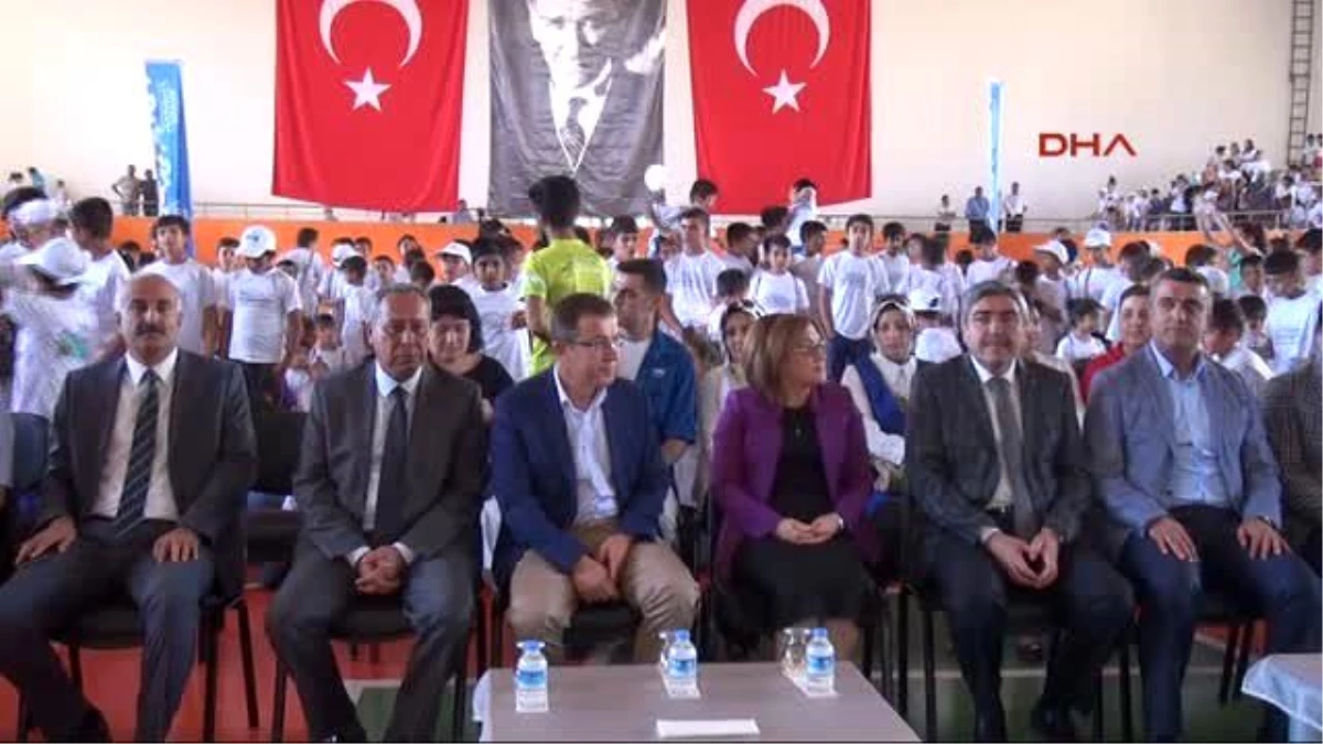 Gaziantep\'te Yaz Spor Okullarını Bitiren 7 Bin Öğrenciye Sertifika