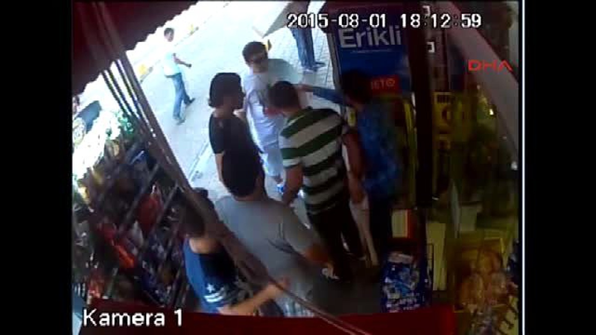 İşte İrlandalı Turist ile Esnafın Kavgası... 1-