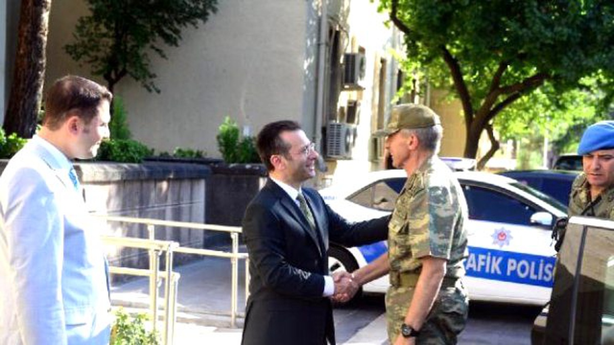 Jandarma Genel Komutanı Orgeneral Mendi, Diyarbakır\'da