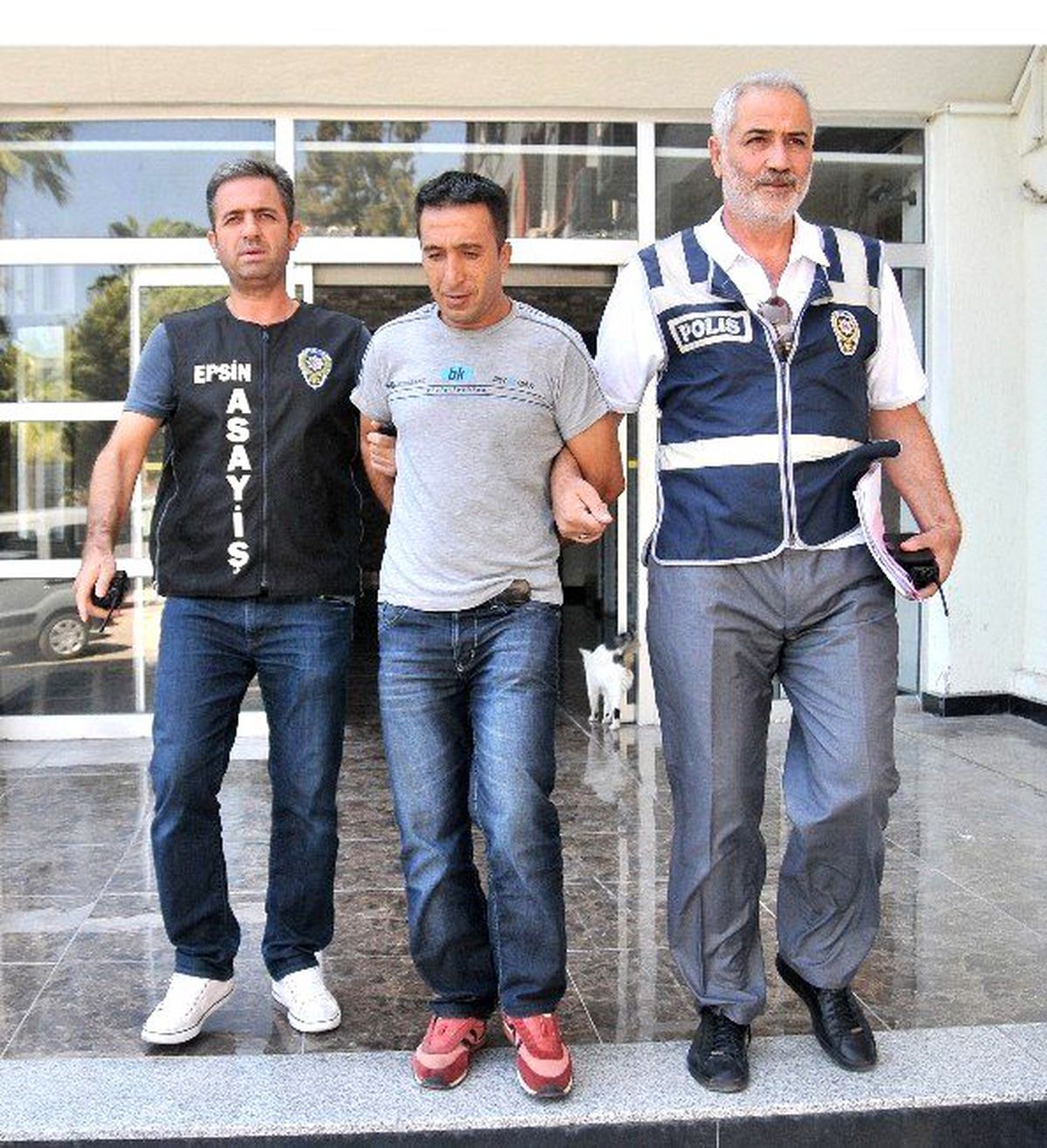 Karısını Bıçaklayan Zanlı Tutuklandı