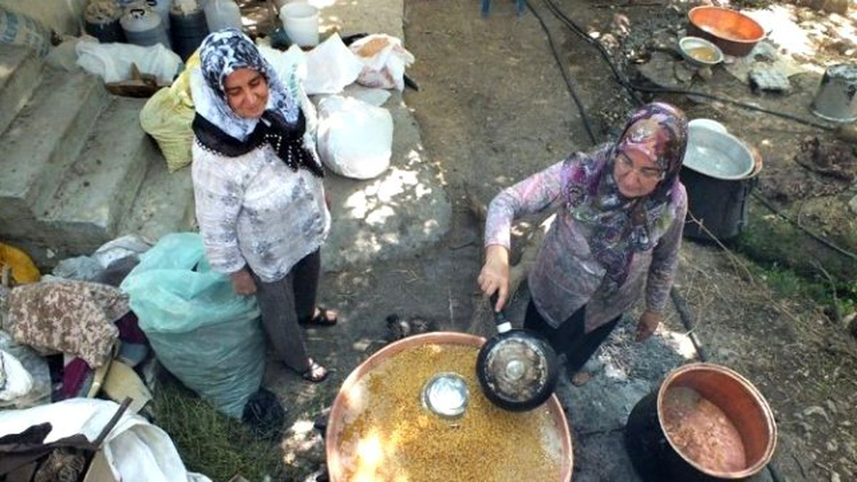 Kışlık Erzaklar Hazırlanıyor