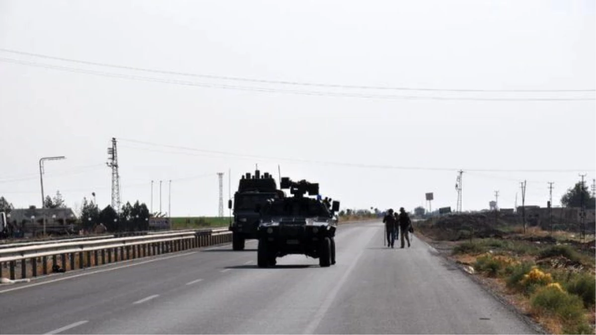 Mardin\'de Polis Aracı Devrildi: 1 Şehit, 1 Yaralı