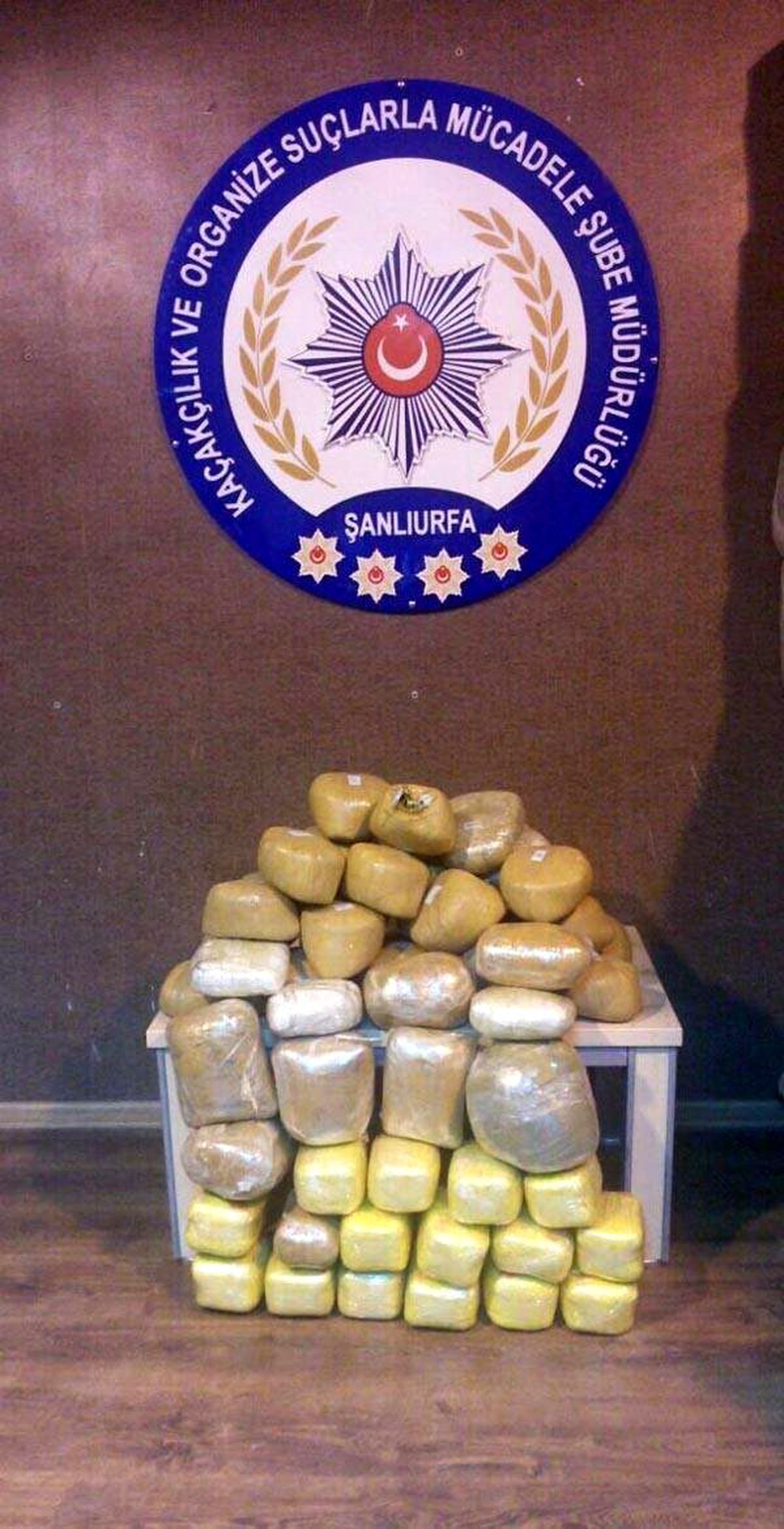 Şanlıurfa\'da Otomobilde 60 Kilo Esrar Ele Geçirildi