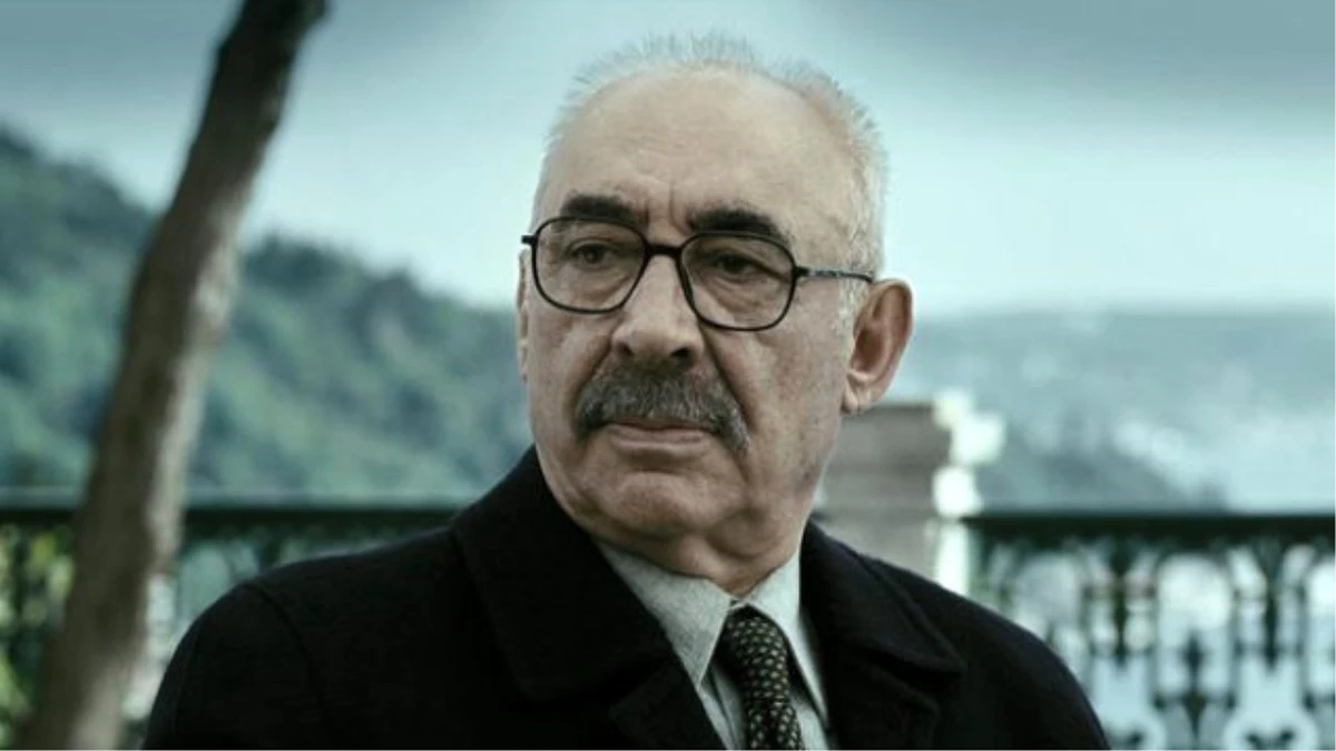 Şener Şen'in Annesi Toprağa Verildi