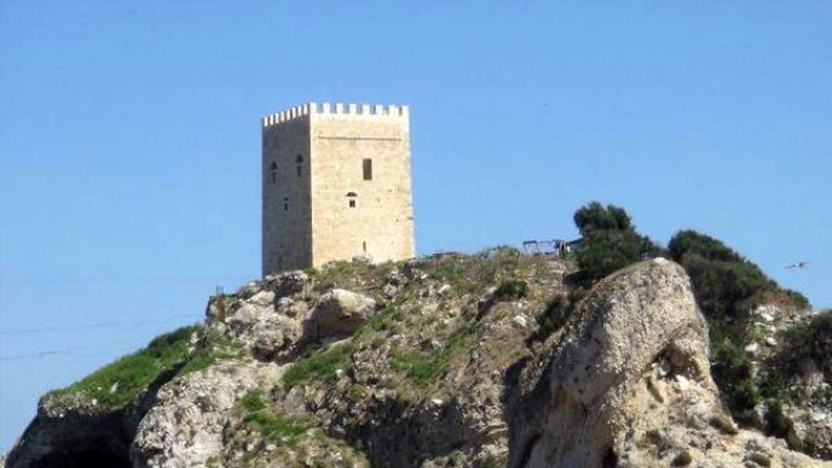 Şile Kalesi\'nin Restorasyonu Sosyal Medyada Tartışma Konusu Oldu