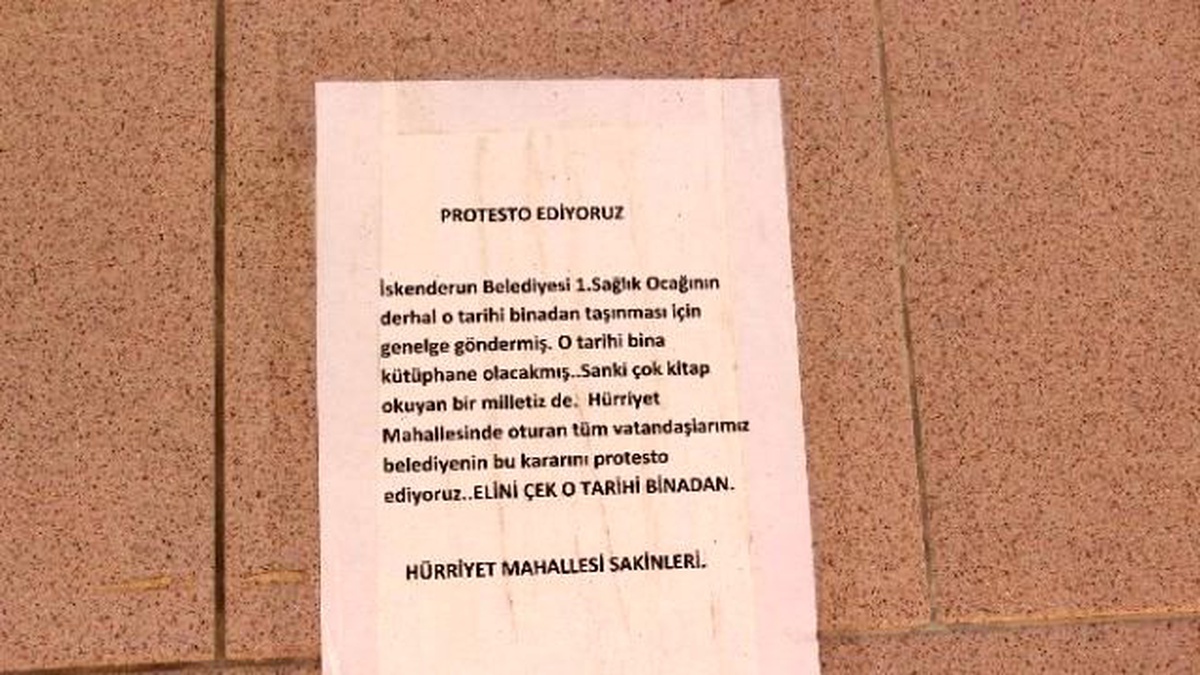 Tarihi Binanın Kütüphane\'ye Dönüştürülme Kararına El İlanlı Tepki