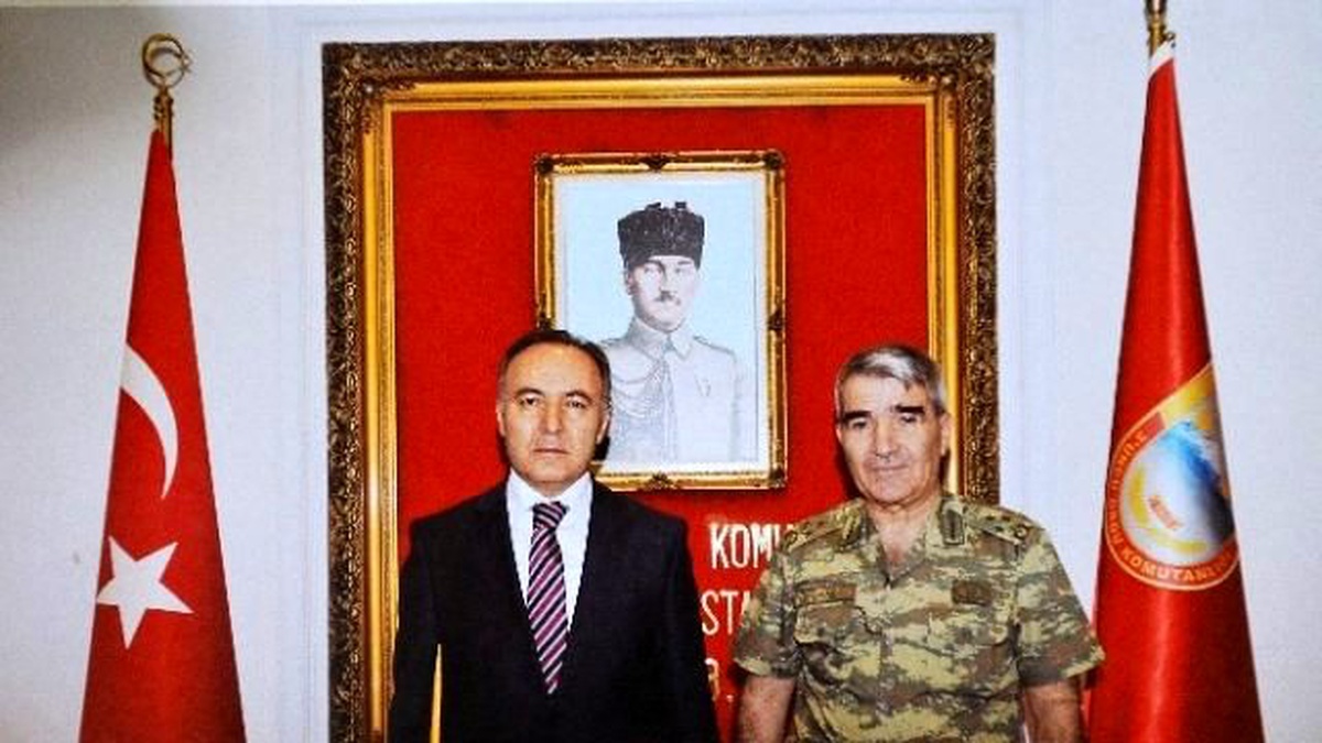 Vali Altıparmak 3. Ordu Komutanlığını Ziyaret Etti