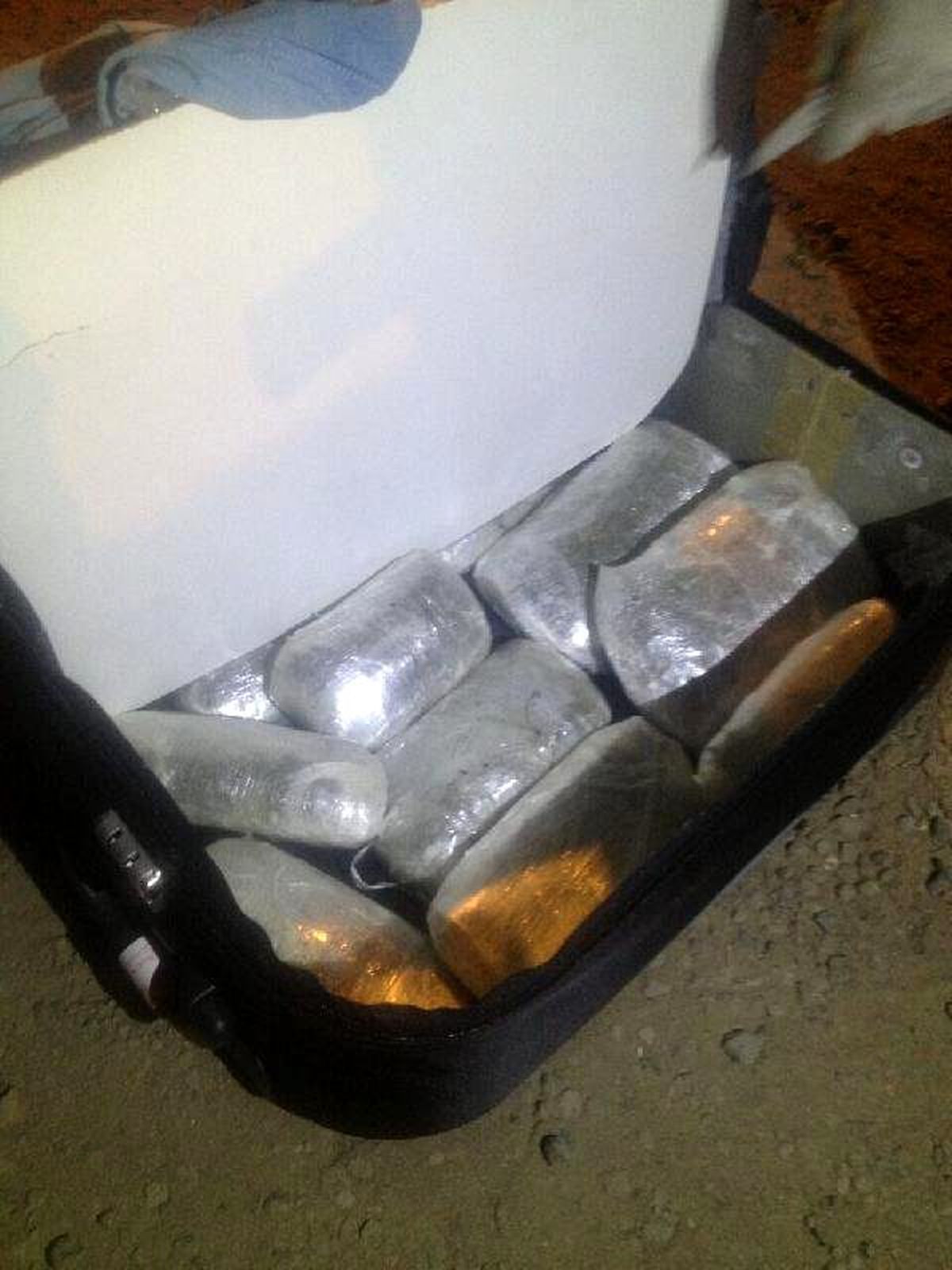 Yolcu Otobüsündeki Valizde 6 Kilo Esrar Ele Geçti