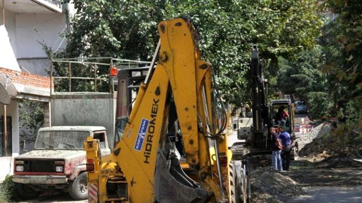 Zeytinlik Caddesi\'ne 450 Metrelik Yağmursuyu Kanalı