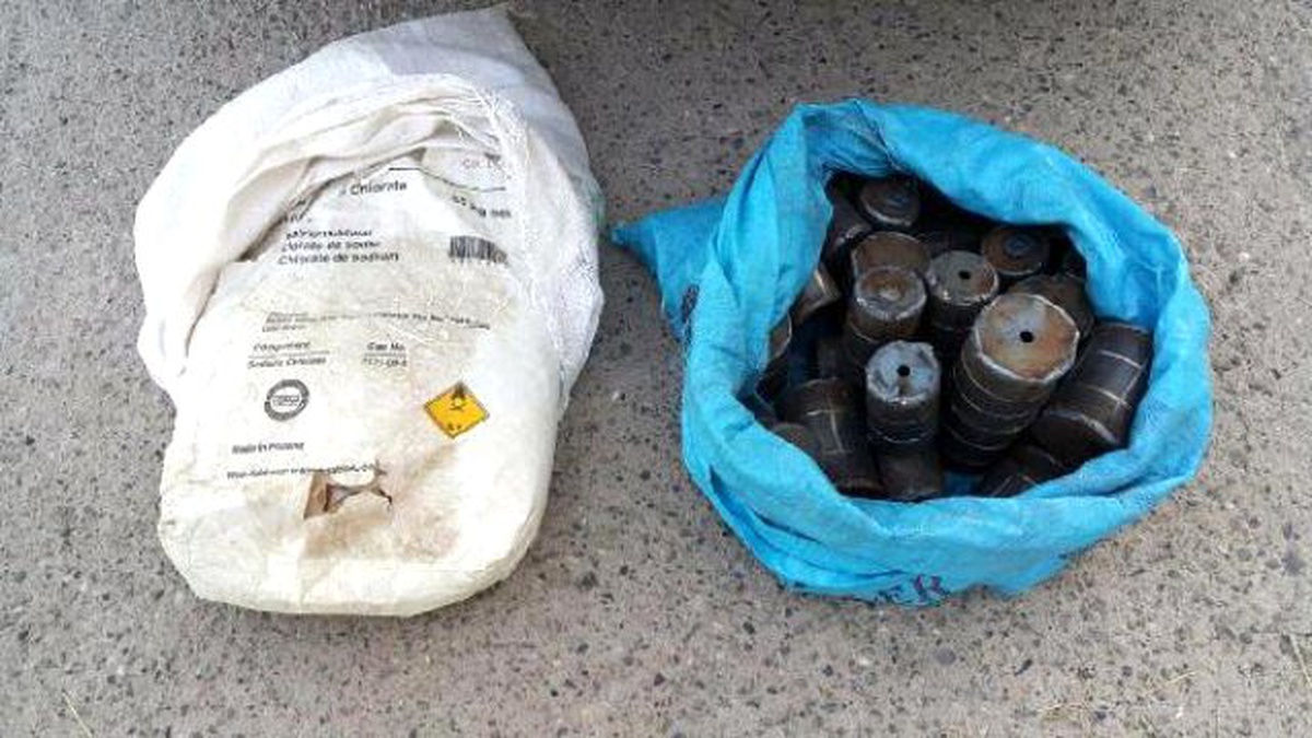30 El Yapımı Bomba ve Patlayıcı Yapımında Kullanılan 25 Kilo Sodyum Nitrat Ele Geçirildi