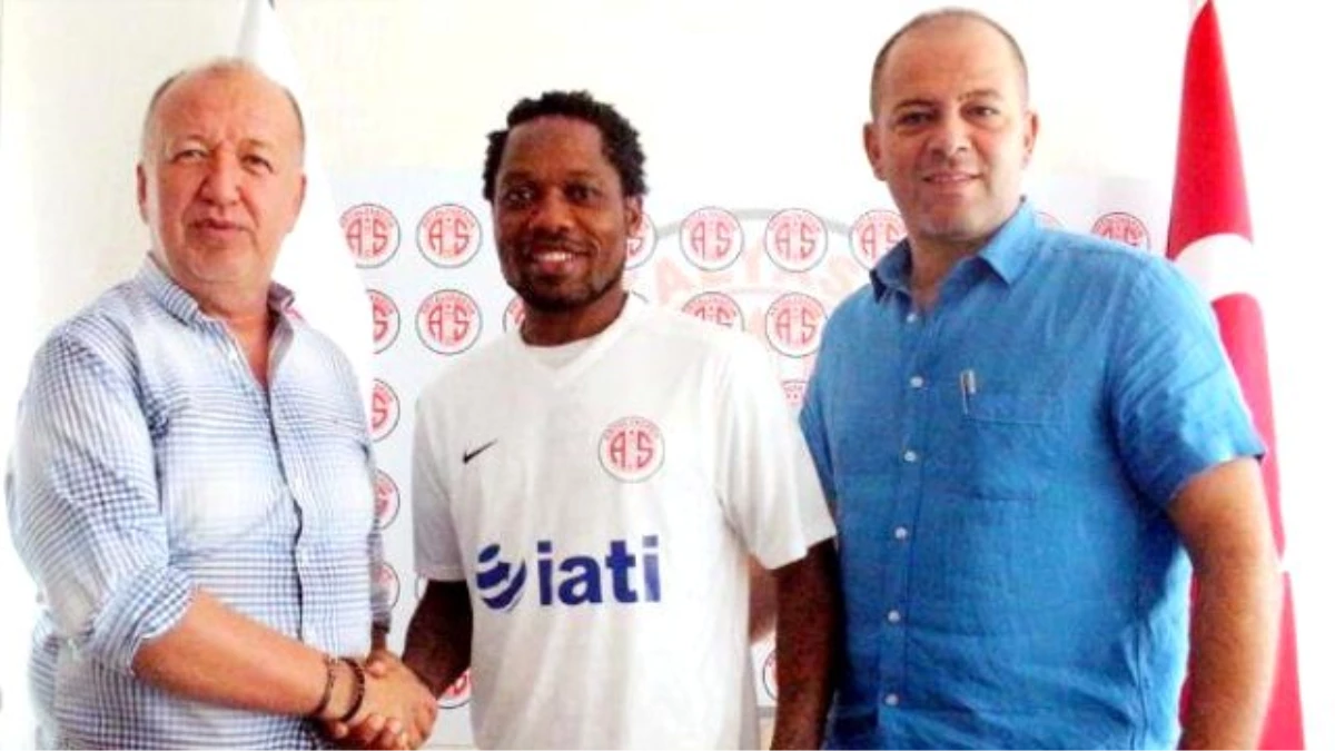 Antalyaspor, Jean Makoun ile 2 Yıllık Sözleşme İmzaladı
