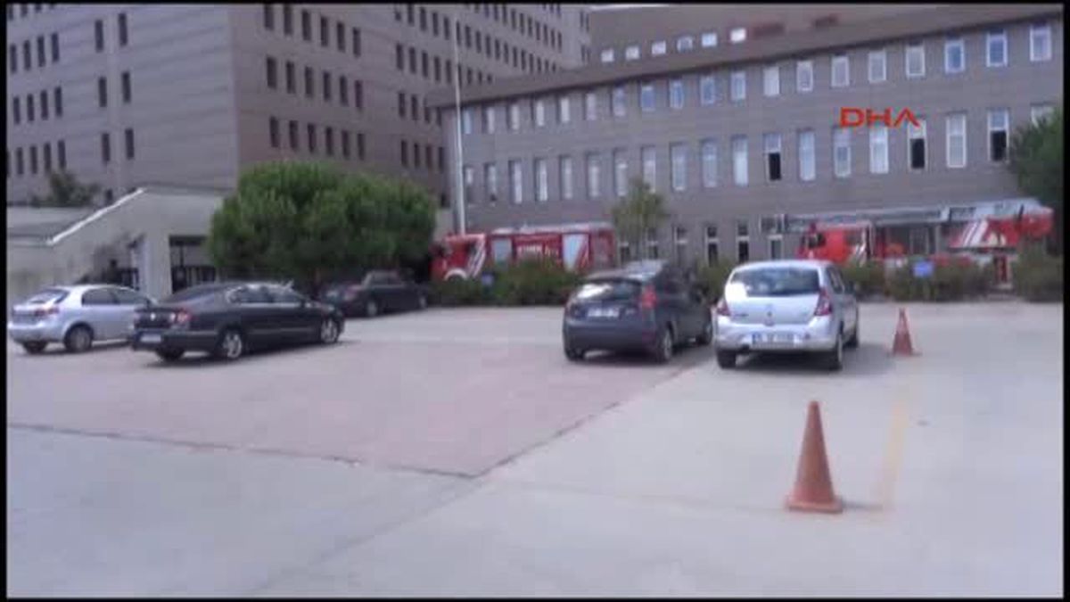 Bakırköy Adalet Sarayı\'nda Yangın