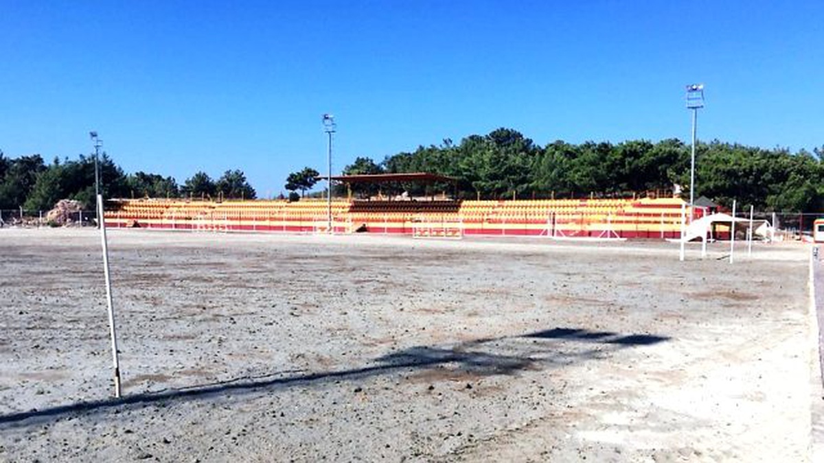 Başkan Gençer, Tafil Türkan Stadında Ki Çalışmaları İnceledi