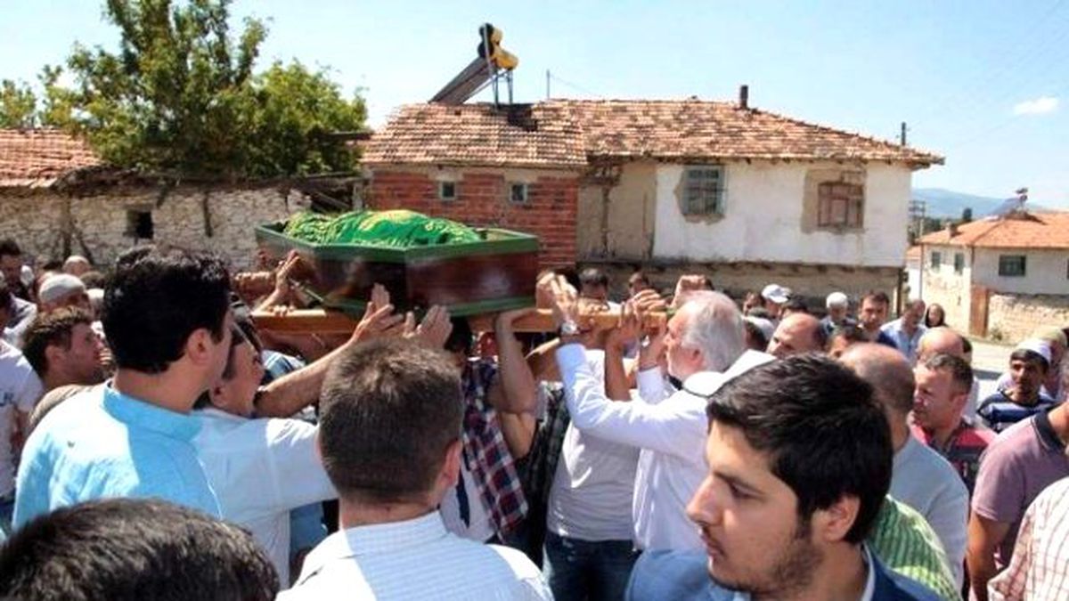 Başkan Kamil Saraçoğlu, İbrahim Savurgan\'ın Cenaze Namazına Katıldı