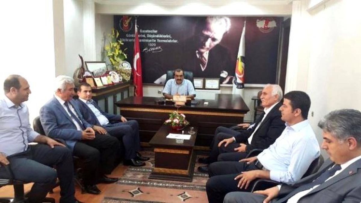 CHP Milletvekilleri Gazeteciler Cemiyeti\'ni Ziyaret Etti