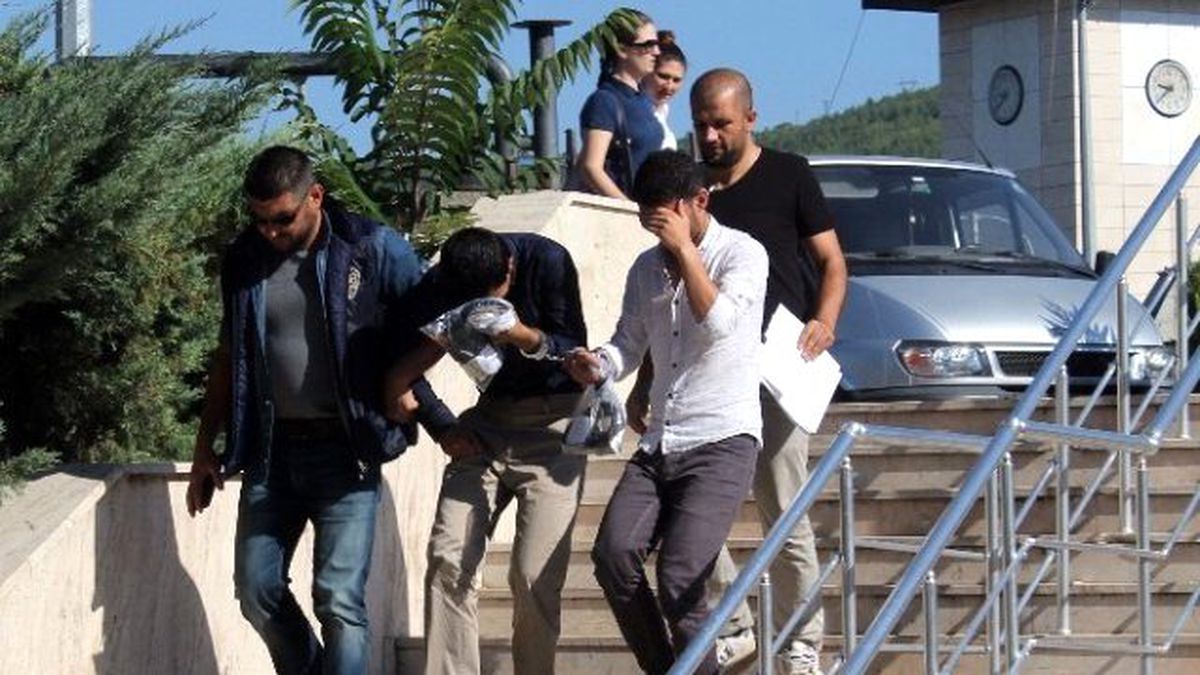 Dolandırıcılar Tutuklandı
