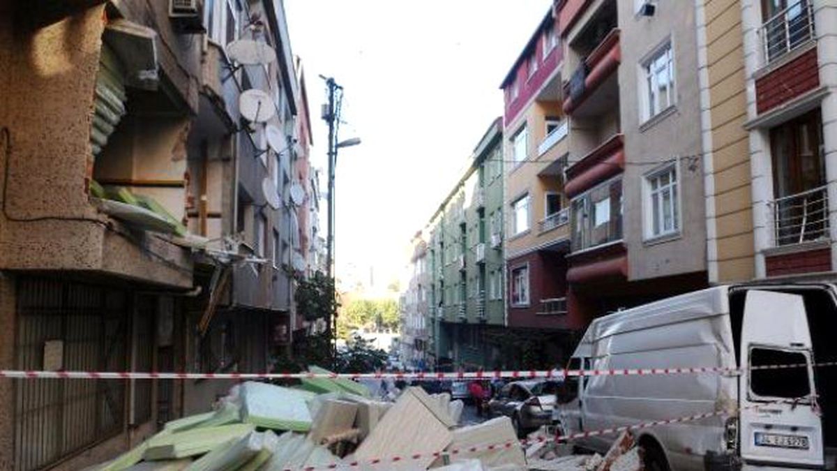 Ek Fotoğraflar // Küçükköy\'de Parke İmalathanesinde Sanayi Tüpü Patladı: 9 Yaralı