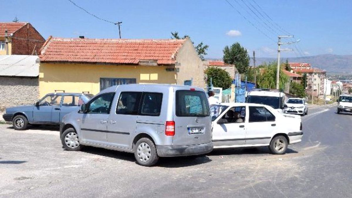 Eskişehir\'de Trafik Kazası, 3 Yaralı