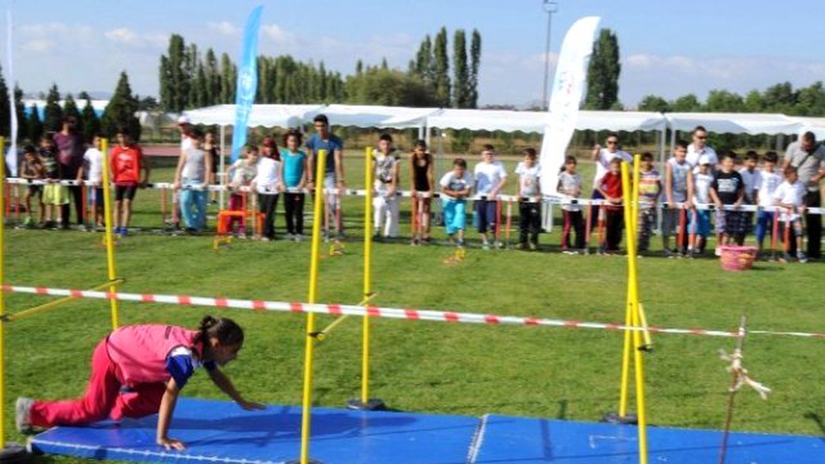 Eskişehir\'de \'Yaz Spor Okulları Yarışıyor\' Kapanış Etkinliği