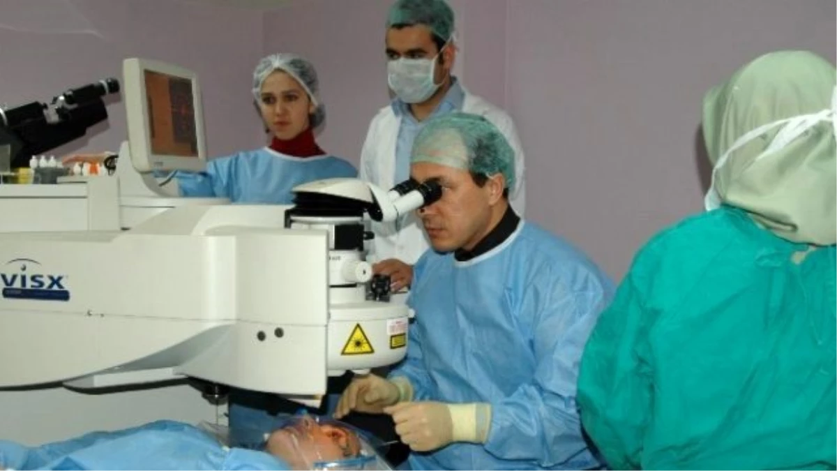 İlasik' Lazer Yöntemiyle Gözlük Kullanmaya Son