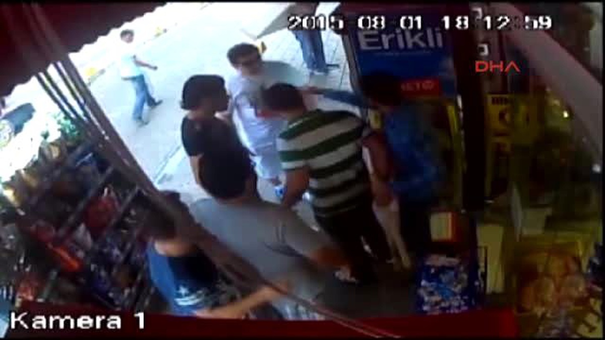 İşte İrlandalı Turist ile Esnafın Kavgası... 1 -