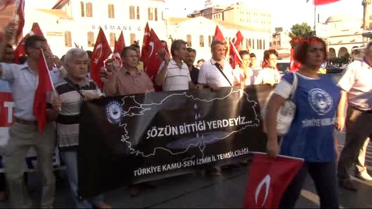 İzmir - Kamu-Sen\'den Teröre Tepki Yürüyüşü