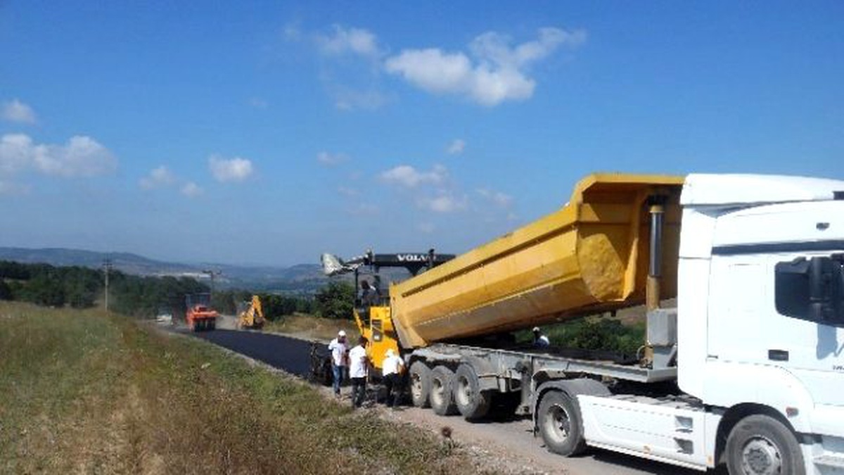 İzmit Belediyesi Köylerde Asfaltlama Yapıyor