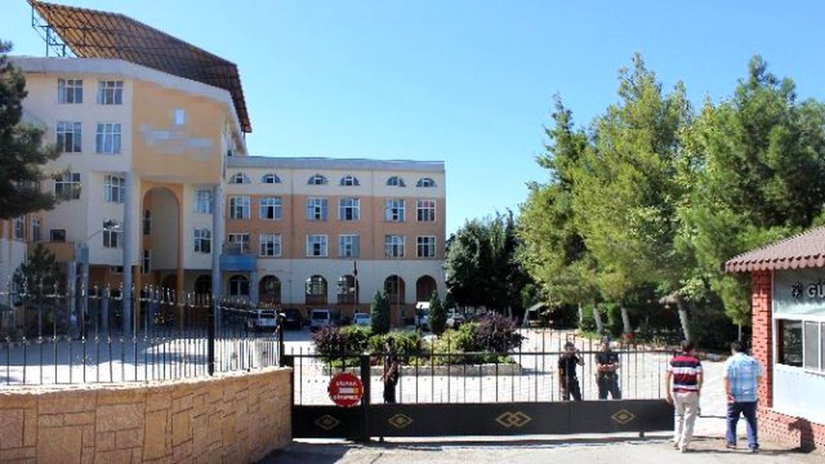 Kilis\'te Okul ve Dershaneye \'Paralel Yapı\' İncelemesi